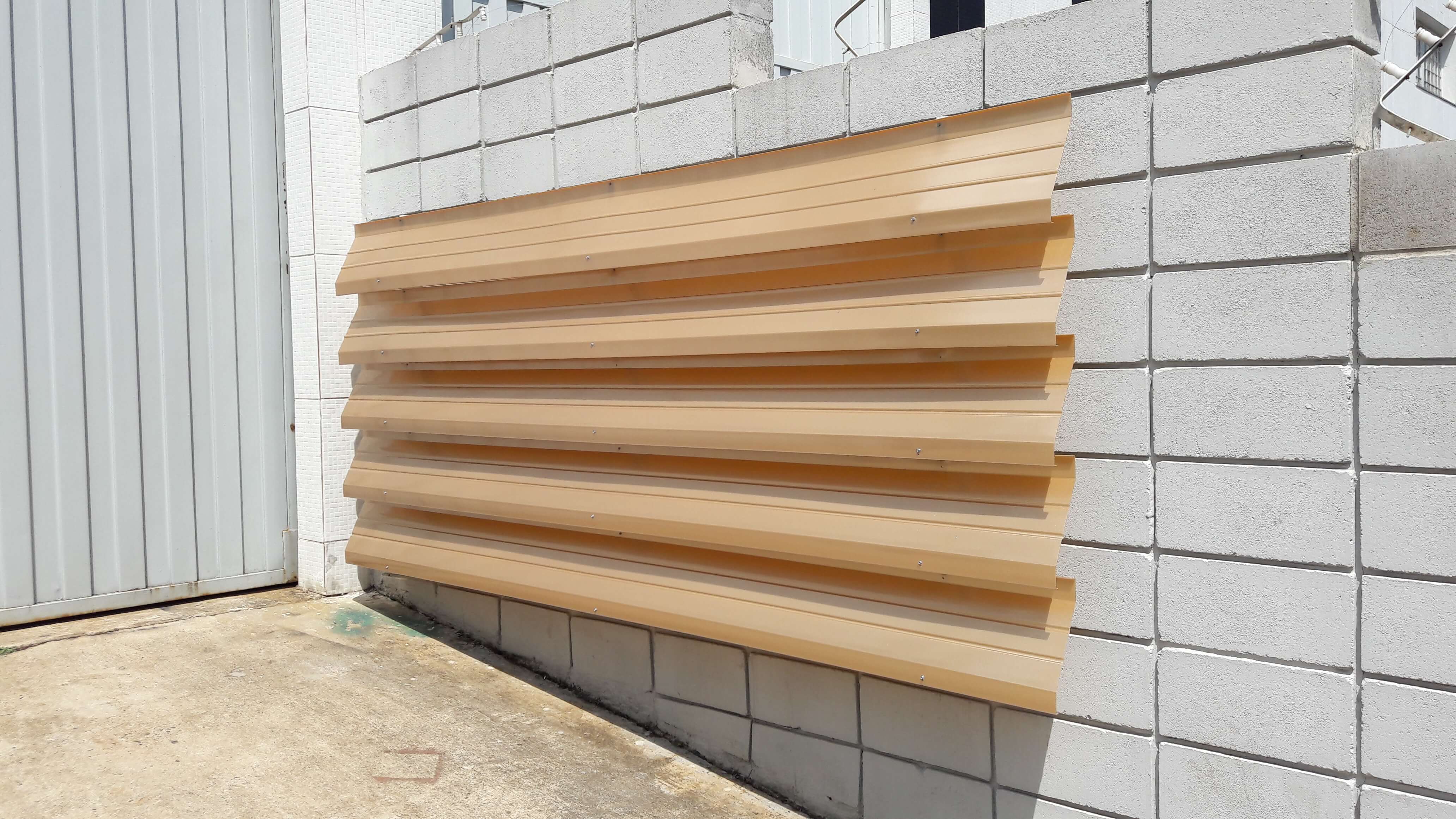 Portal Brasil Engenharia  Steellayer Brise: Revestimento proporciona  ambientes ventilados e iluminados com segurança, privacidade e design  diferenciado